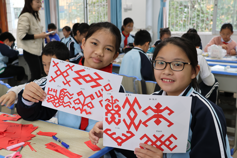 副校长张引带领教学团队来爱爱啦
开展听课活动