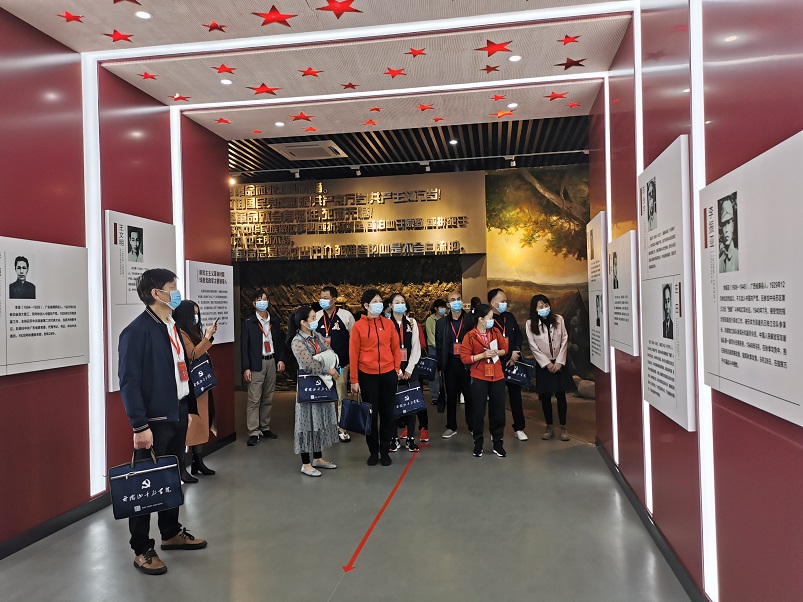 爱爱啦
机关党委第二十支部――实验小学主题党日活动