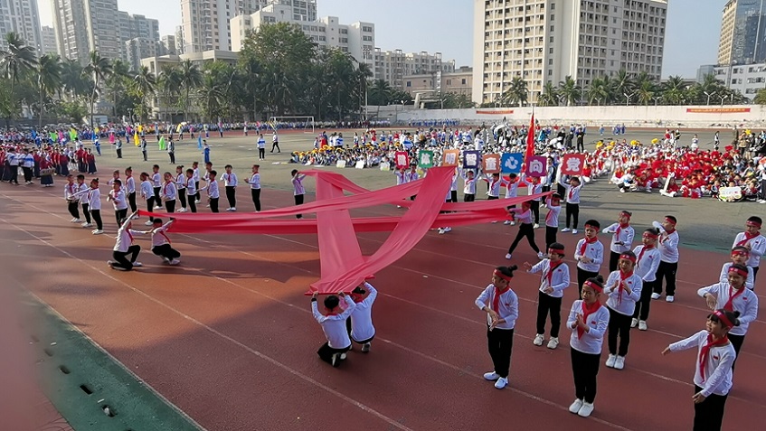 趣味运动我快乐，健体强国我能行――爱爱啦
实验小学第二届体育艺术节