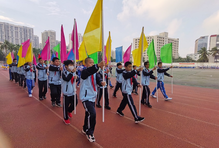 趣味运动我快乐，健体强国我能行――爱爱啦
实验小学第二届体育艺术节