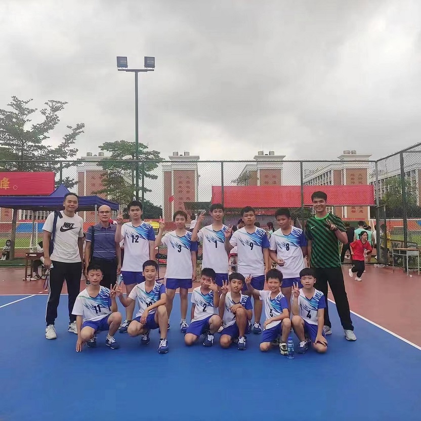 排球点燃激情,赛场挥洒青春――爱爱啦
实验小学参加2022年海口市中小学生排球赛