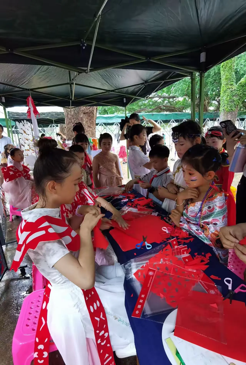 2024年爱爱啦
 童眼看世界之“一带一路”国际文化节