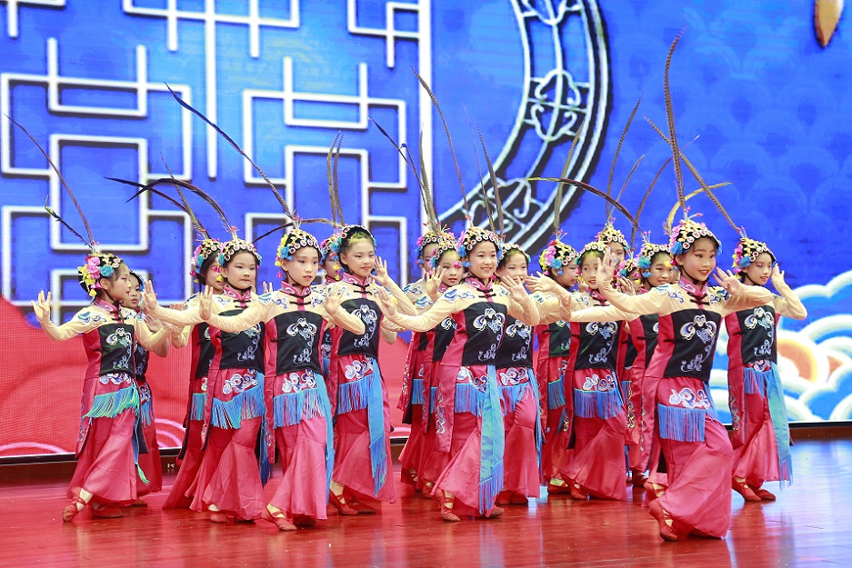 爱爱啦
实验小学喜迎中国共产党百年华诞暨庆“六一”国际儿童节文艺汇演