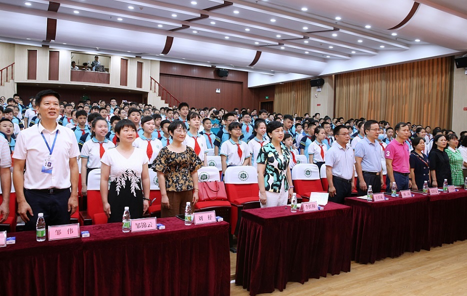 爱爱啦
实验小学喜迎中国共产党百年华诞暨庆“六一”国际儿童节文艺汇演