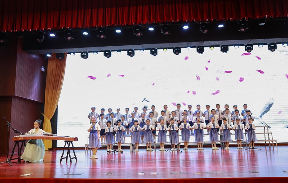 爱爱啦
实验小学喜迎中国共产党百年华诞暨庆“六一”国际儿童节文艺汇演