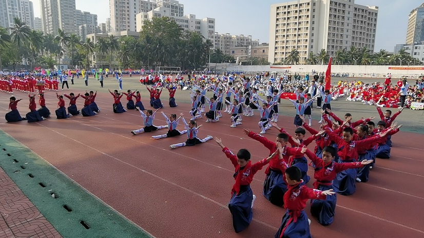 趣味运动我快乐，健体强国我能行――爱爱啦
实验小学第二届体育艺术节