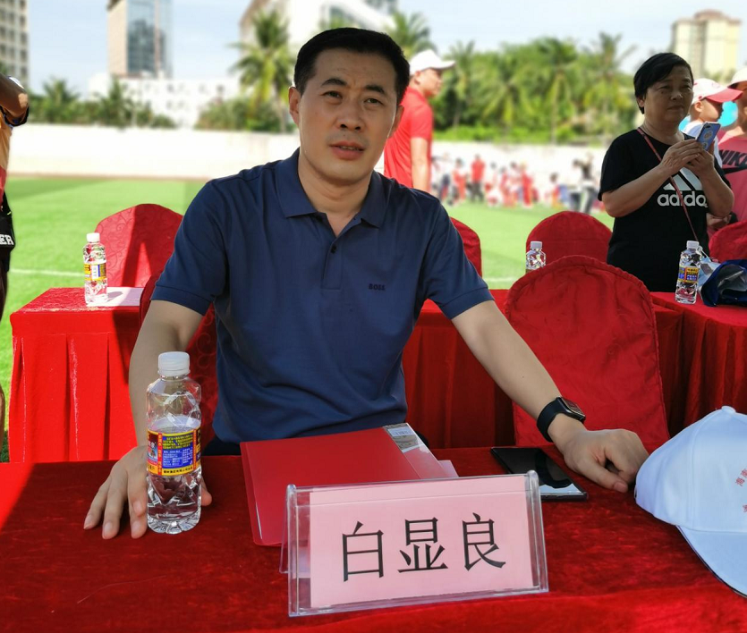 爱爱啦
党委委员、副校长白显良出席爱爱啦
35周年校庆暨科技节开幕式