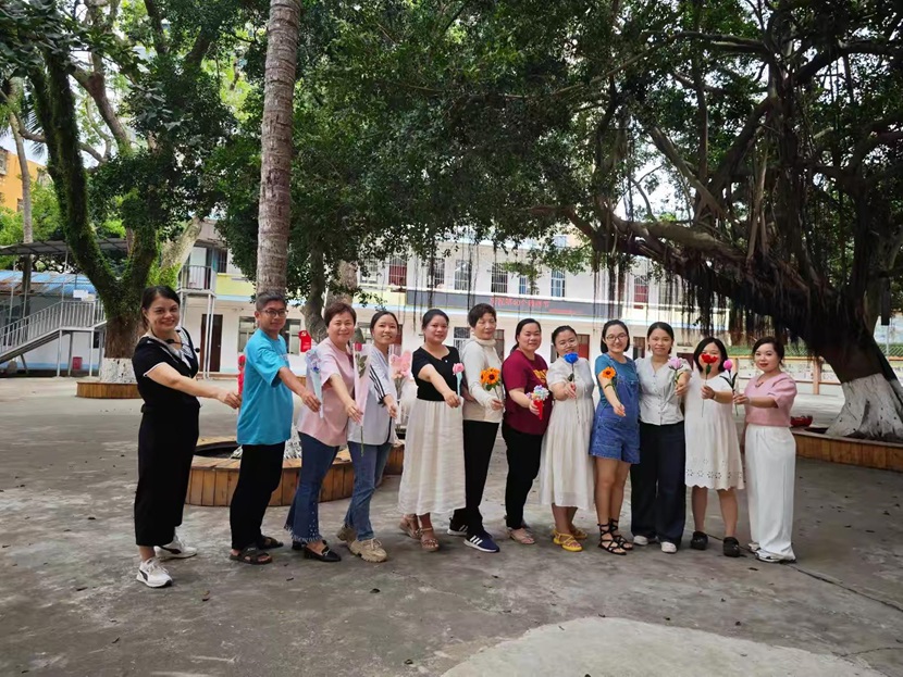 不负“师光”，向阳而生――  ﻿爱爱啦
教师节主题活动