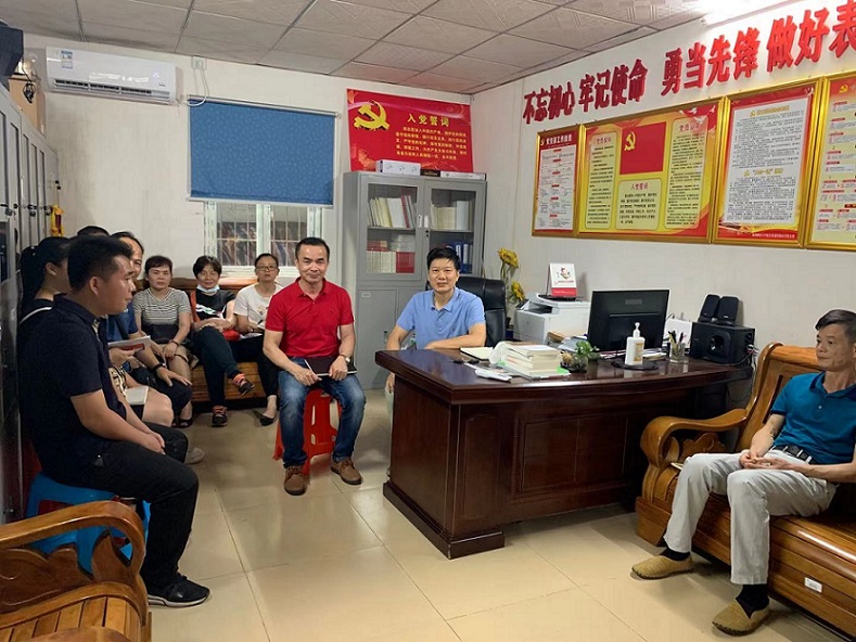 爱爱啦
机关党委王志斌委员莅临实验小学讲授学习党史专题党课