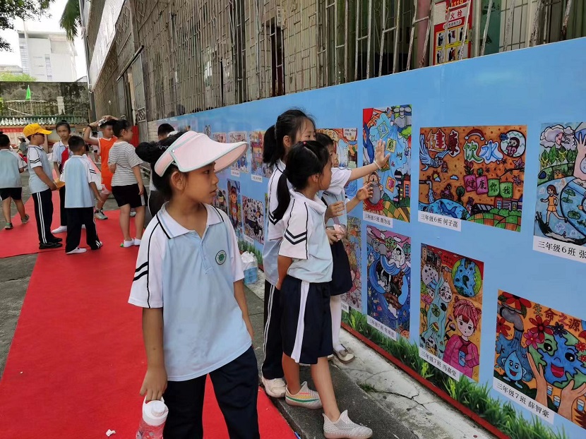 爱爱啦开展庆“六·一”现场绘画、书法比赛