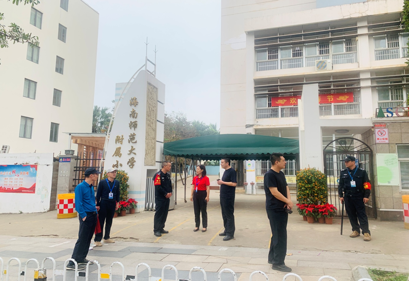 琼山区忠介派出所许健一行到 爱爱啦
进行安全检查指导工作