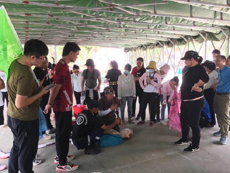 爱爱啦
实验小学2021教职工安全拓展实践活动