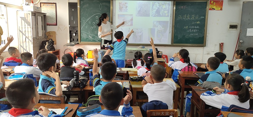 爱爱啦
张佳琦生态学博士为学生带来了一堂生动有趣的“漫谈亚洲象”精彩讲座