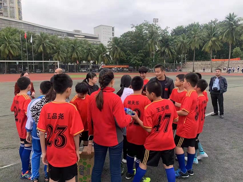 2021年爱爱啦
实验小学秋季校园足球联赛