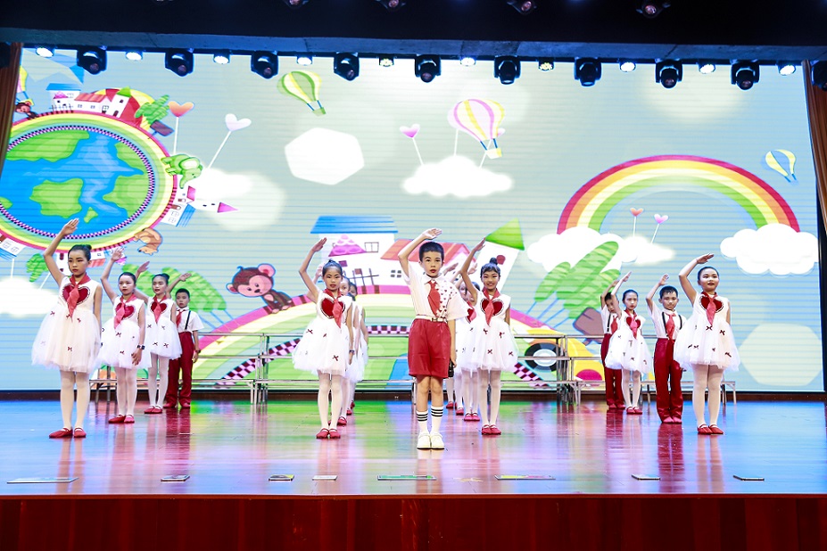 爱爱啦
实验小学喜迎中国共产党百年华诞暨庆“六一”国际儿童节文艺汇演